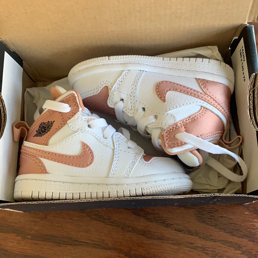 NIB Nike Air Jordan 1 mid (TD)